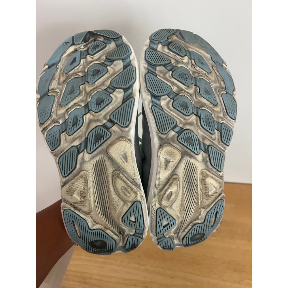 HOKA One One Clifton 9 Sneakers - WIDE Women's size 7 Light Blue Purple Midsole - Picture 5 of 9